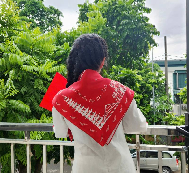 Khăn bandana kỷ niệm